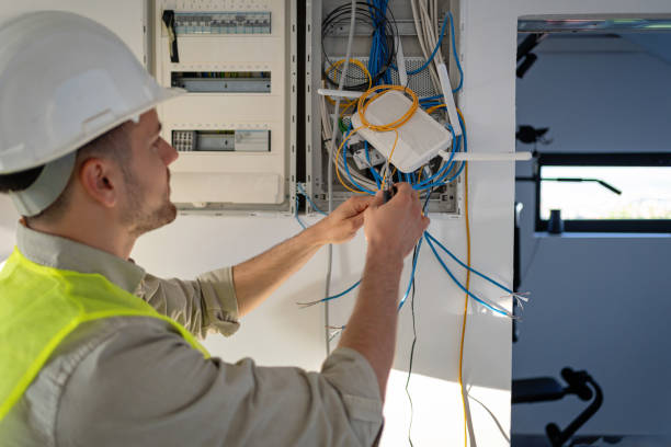 Best Licensed Electrician  in Isle Of Hope, GA